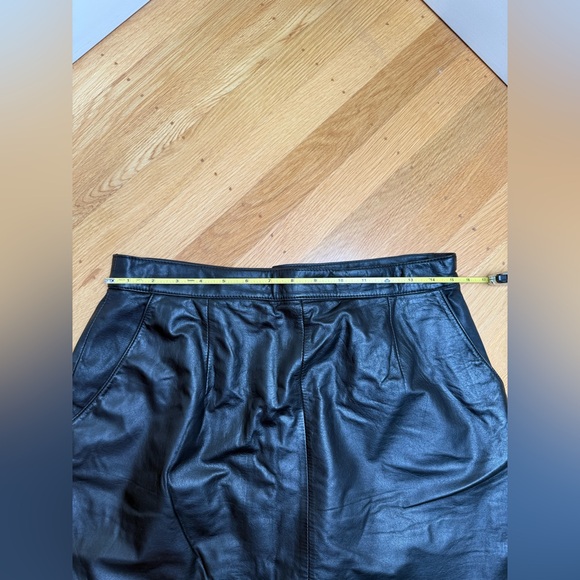 ❌SOLD❌ Vintage Jacobson’s leather skirt, fits more like a size 10-12 - Picture 3 of 5